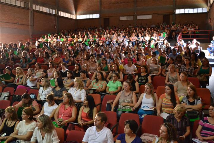 Mais de 500 professores participam de evento